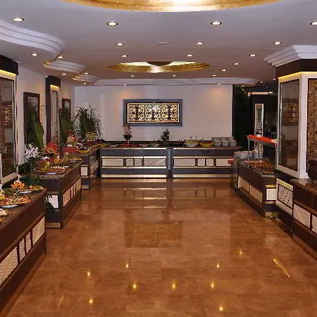 Kleopatra Alis 3*