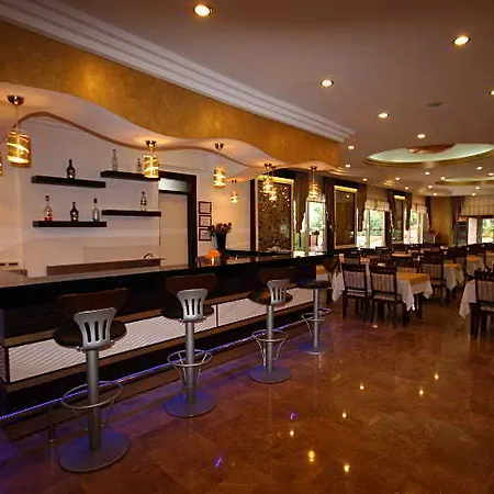 Kleopatra Alis Hotell 3*